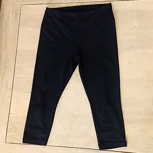 Zella shiny black capri yoga pants
